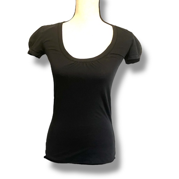 Black stretchy scoop neck shirt - Picture 1 of 7